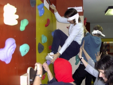 An Boulder- und Kletterwänden